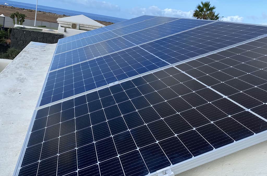 Fijaciones de paneles solares en Lanzarote